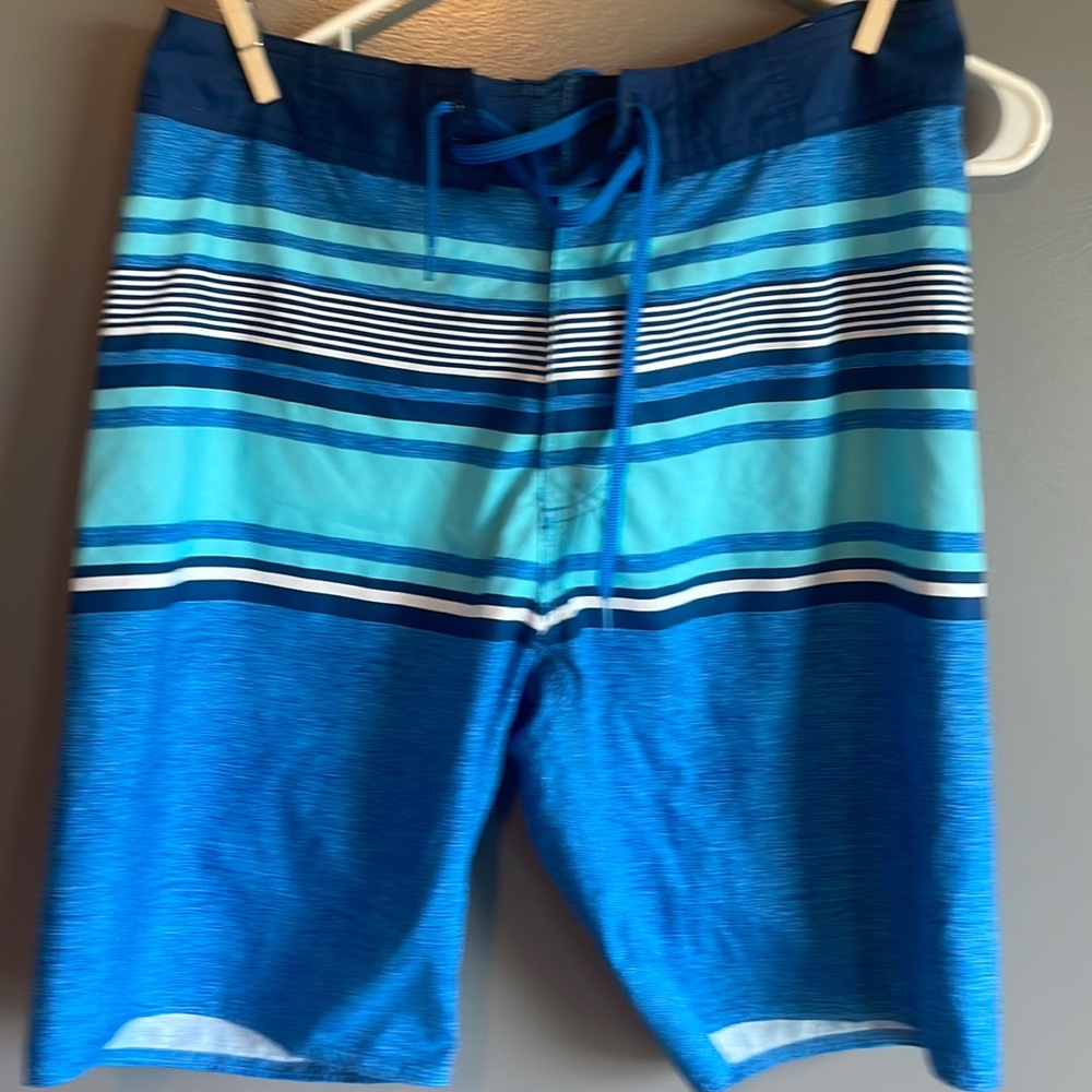 Men Old Navy swim trunks